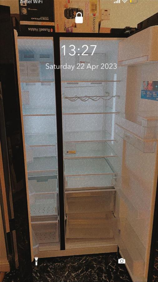 Lovely 2 Bed Flat/Apt In East London- Nice Estate. Dagenham Bagian luar foto