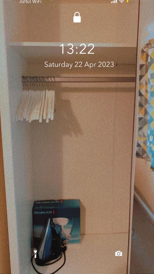 Lovely 2 Bed Flat/Apt In East London- Nice Estate. Dagenham Bagian luar foto