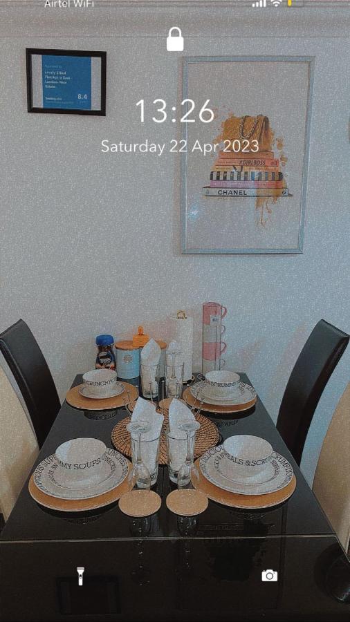 Lovely 2 Bed Flat/Apt In East London- Nice Estate. Dagenham Bagian luar foto